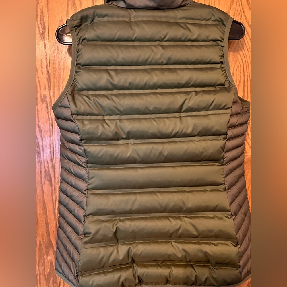 Columbia Puffer Vest- Size Small. Sage Green Women’s/Ladies Outdoor Winter - Picture 4 of 8